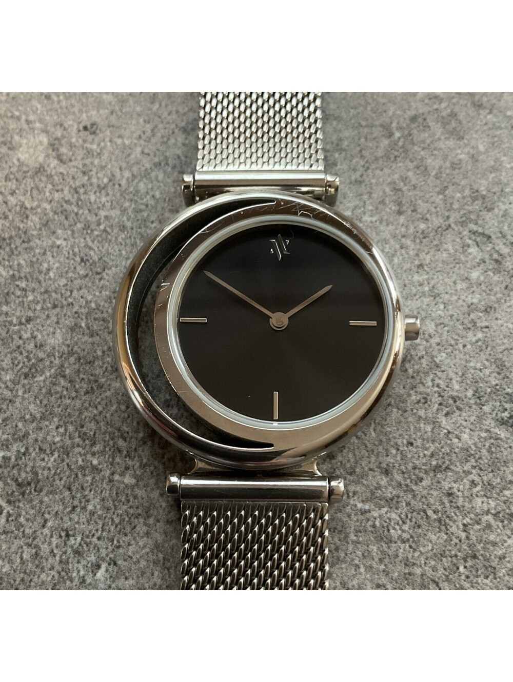 Vanna Eclipse Women’s Watch 33mm Silver Tone Case & Stainless Band Black Dial A8